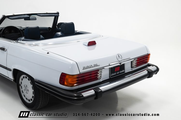 87_Mercedes_Benz_560SL_2262-71