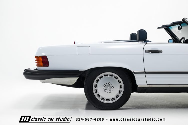 87_Mercedes_Benz_560SL_2262-82