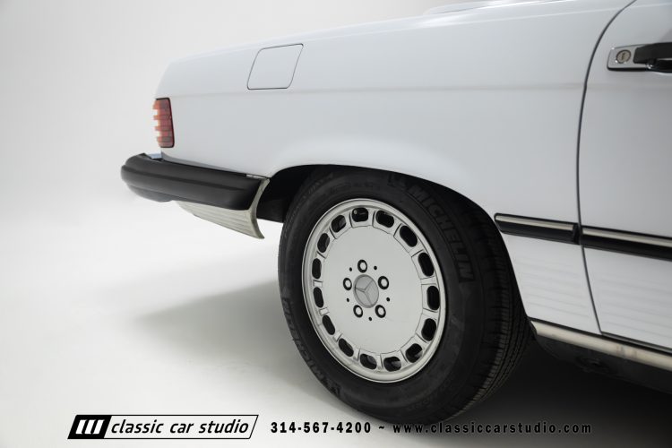 87_Mercedes_Benz_560SL_2262-84