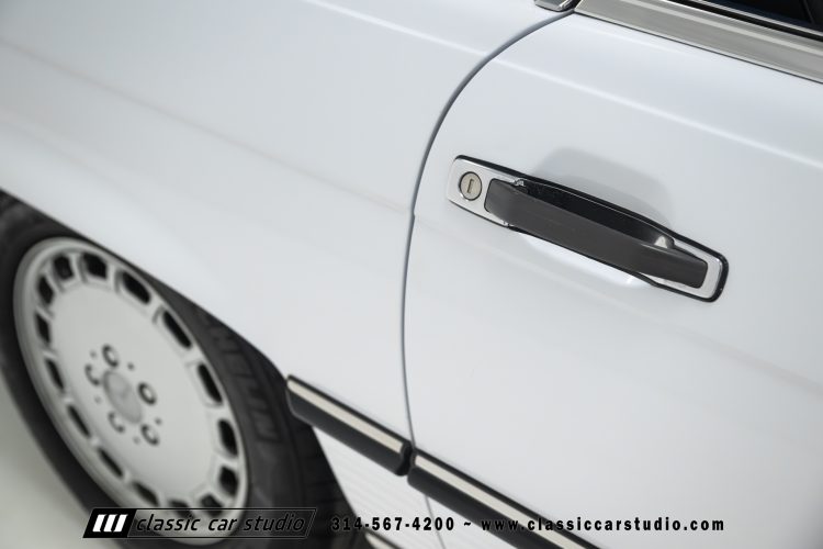 87_Mercedes_Benz_560SL_2262-85