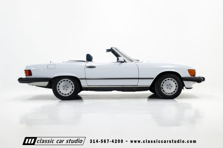 87_Mercedes_Benz_560SL_2262-87