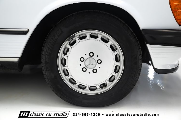 87_Mercedes_Benz_560SL_2262-91