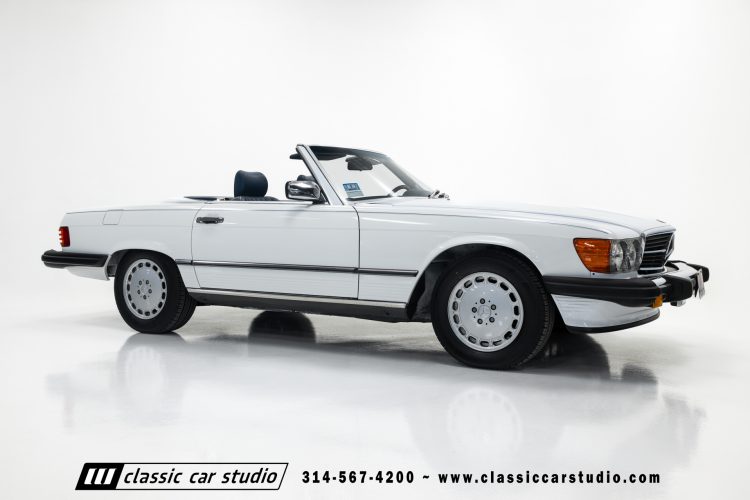 89_Mercedes_Benz_560SL_2259-104