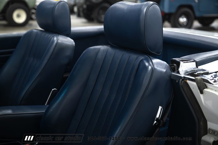 89_Mercedes_Benz_560SL_2259-110