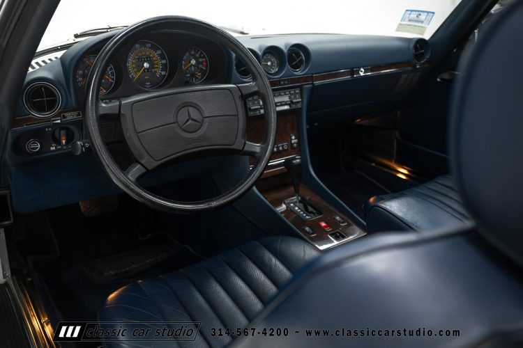 89_Mercedes_Benz_560SL_2259-113