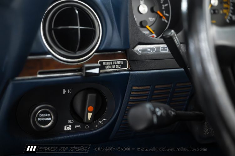 89_Mercedes_Benz_560SL_2259-114