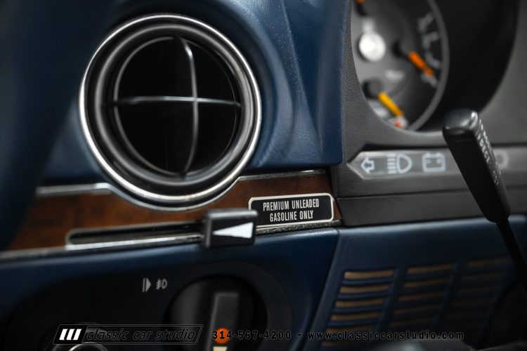 89_Mercedes_Benz_560SL_2259-115