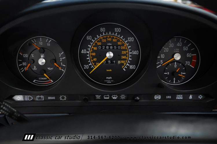 89_Mercedes_Benz_560SL_2259-118