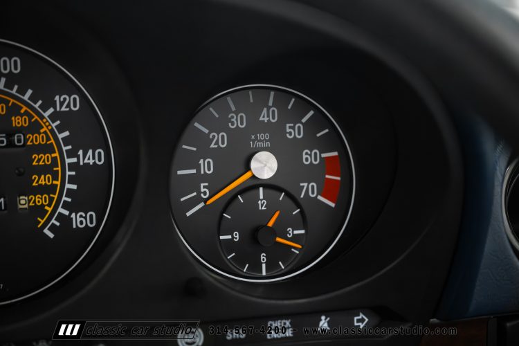 89_Mercedes_Benz_560SL_2259-121