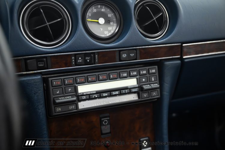 89_Mercedes_Benz_560SL_2259-126