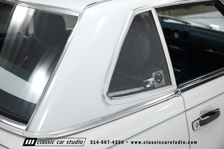 89_Mercedes_Benz_560SL_2259-13