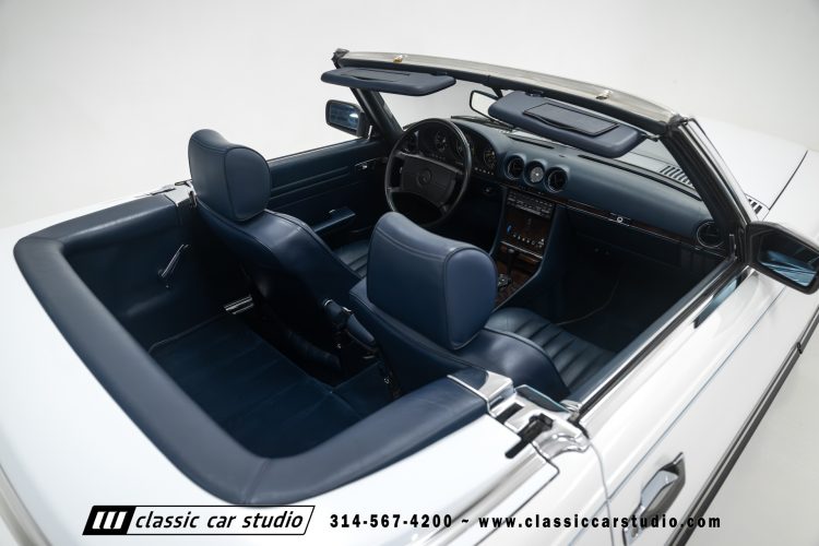 89_Mercedes_Benz_560SL_2259-132