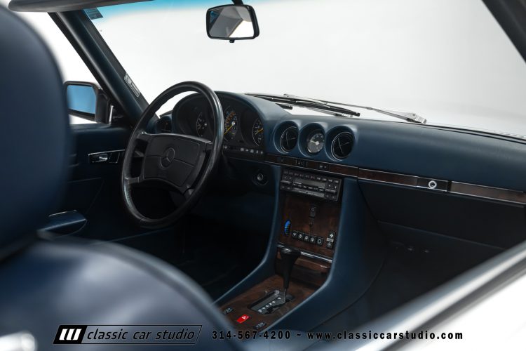 89_Mercedes_Benz_560SL_2259-133