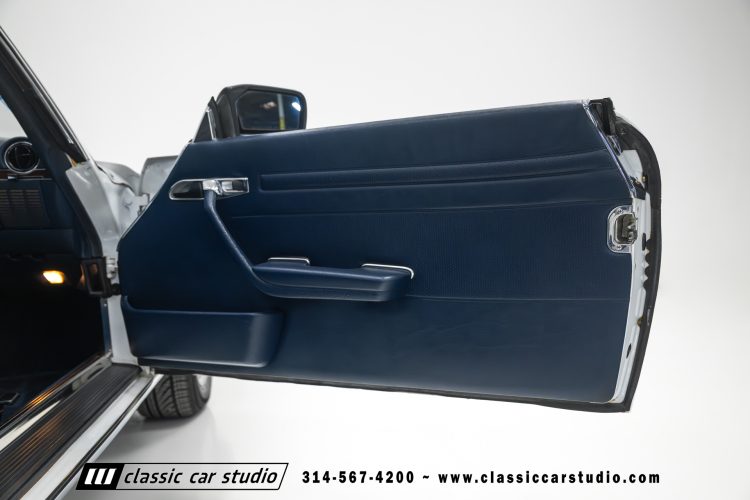 89_Mercedes_Benz_560SL_2259-138