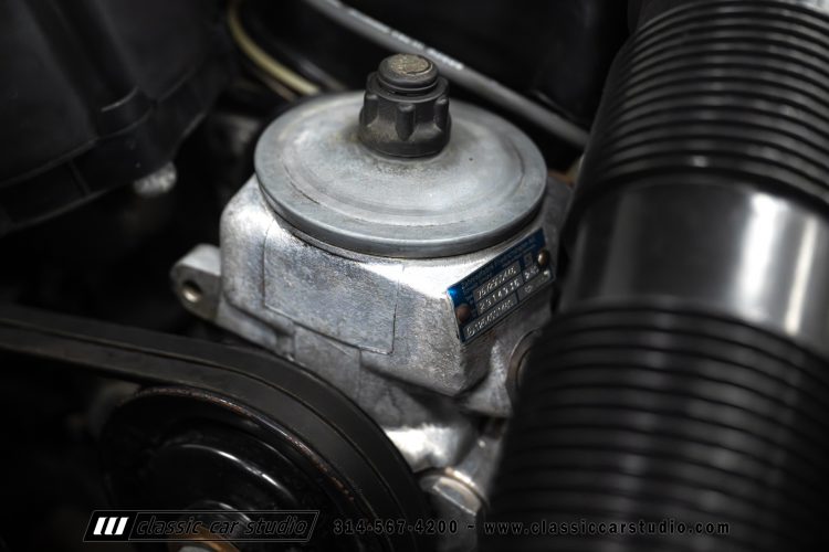 89_Mercedes_Benz_560SL_2259-144