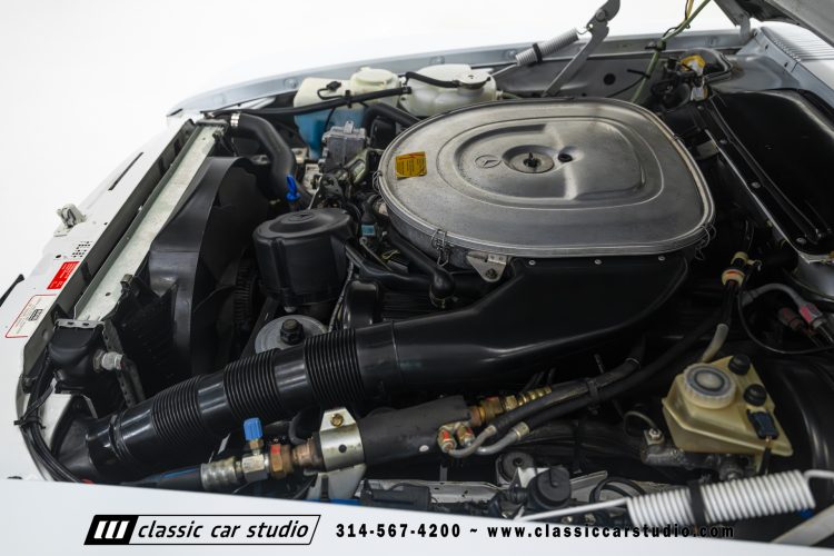 89_Mercedes_Benz_560SL_2259-145