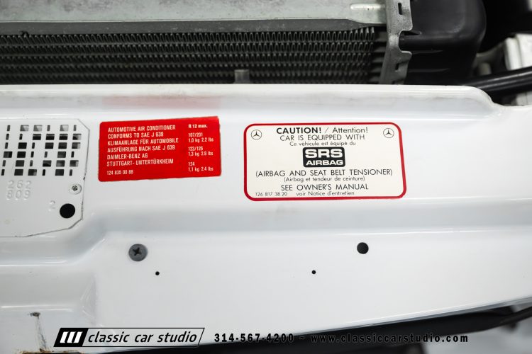 89_Mercedes_Benz_560SL_2259-146