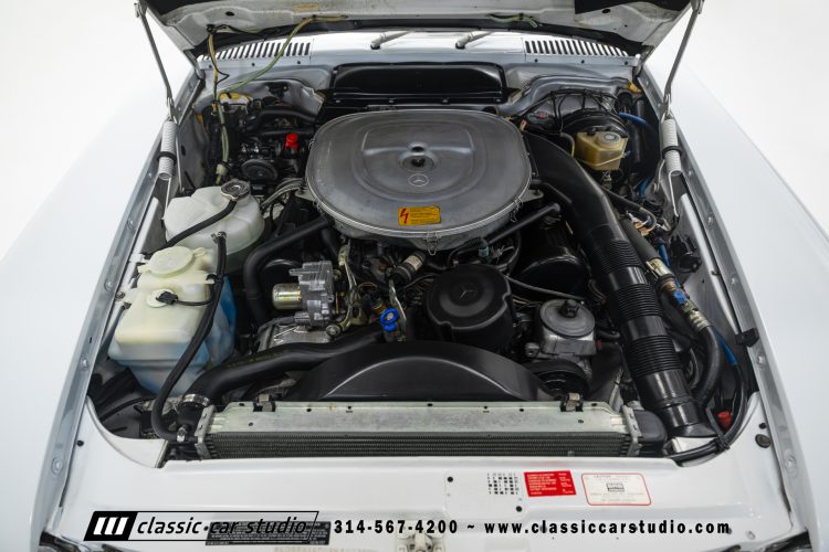 89_Mercedes_Benz_560SL_2259-149