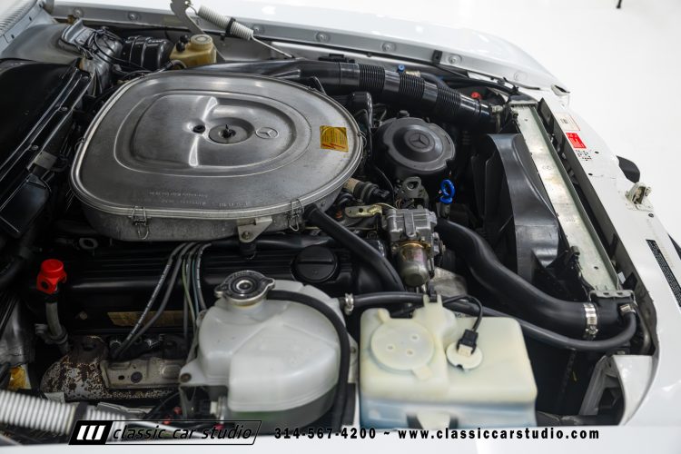 89_Mercedes_Benz_560SL_2259-152