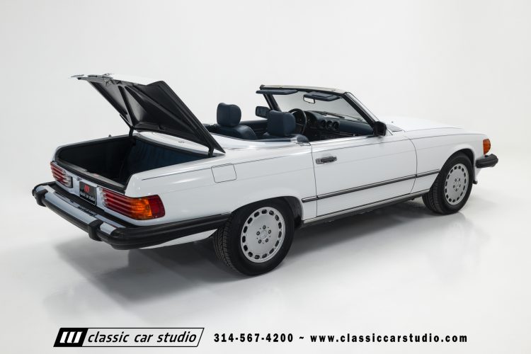 89_Mercedes_Benz_560SL_2259-153