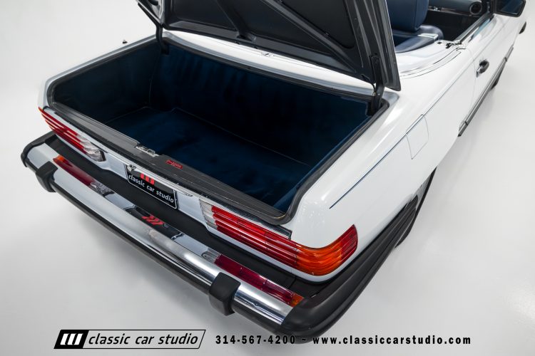 89_Mercedes_Benz_560SL_2259-154