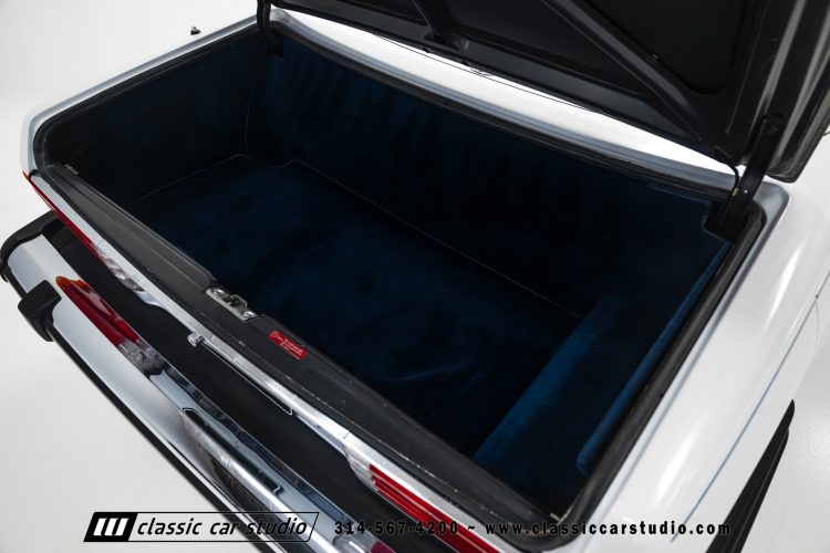 89_Mercedes_Benz_560SL_2259-155