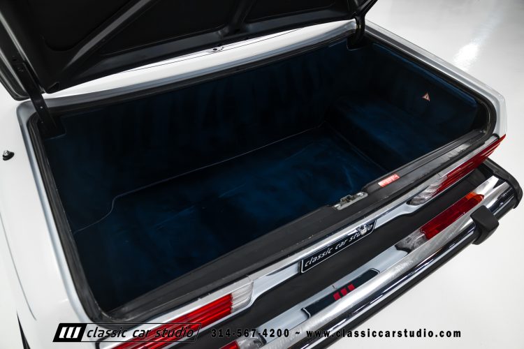 89_Mercedes_Benz_560SL_2259-158