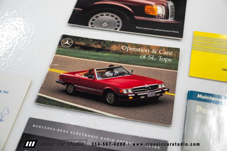 89_Mercedes_Benz_560SL_2259-161