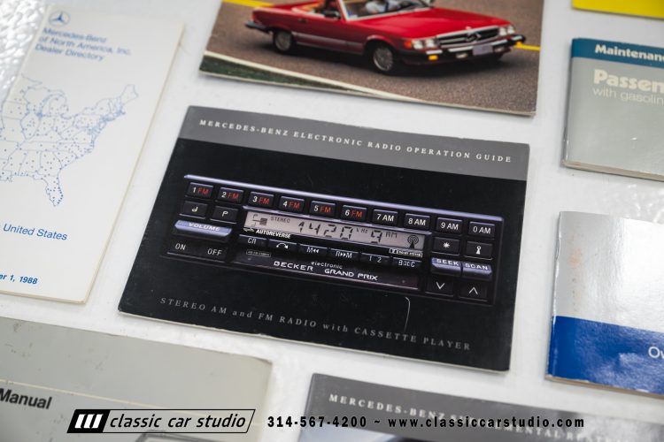 89_Mercedes_Benz_560SL_2259-162