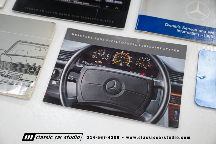 89_Mercedes_Benz_560SL_2259-164