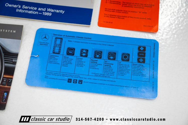 89_Mercedes_Benz_560SL_2259-165