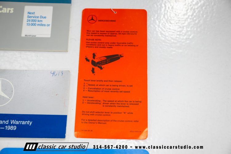89_Mercedes_Benz_560SL_2259-166