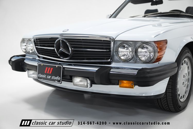 89_Mercedes_Benz_560SL_2259-27