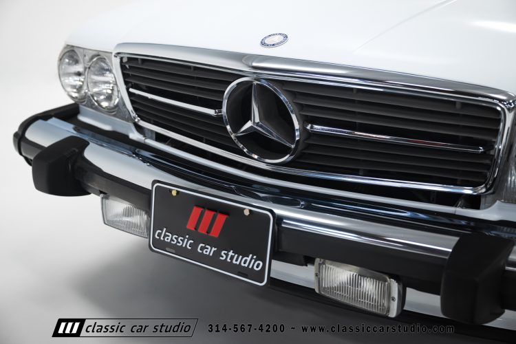 89_Mercedes_Benz_560SL_2259-30