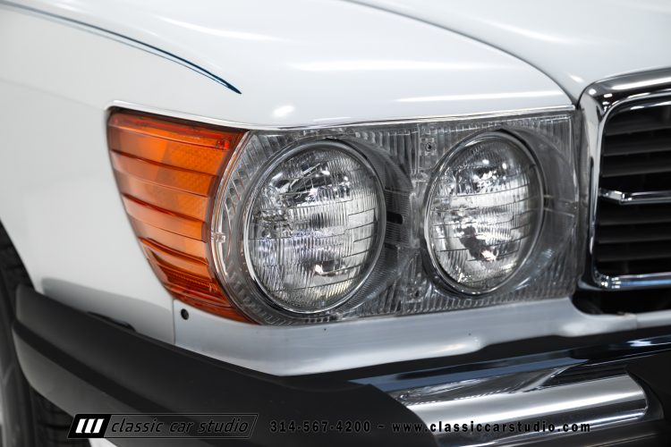 89_Mercedes_Benz_560SL_2259-37