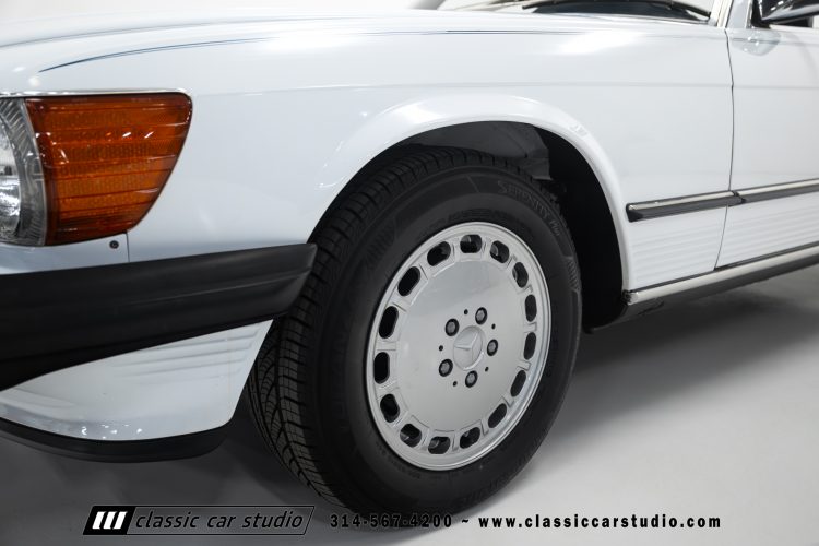 89_Mercedes_Benz_560SL_2259-38