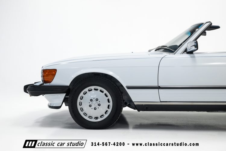 89_Mercedes_Benz_560SL_2259-40