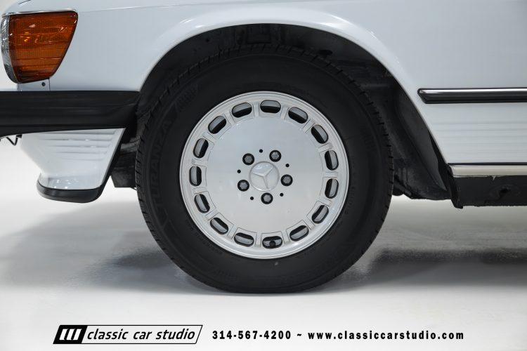 89_Mercedes_Benz_560SL_2259-41