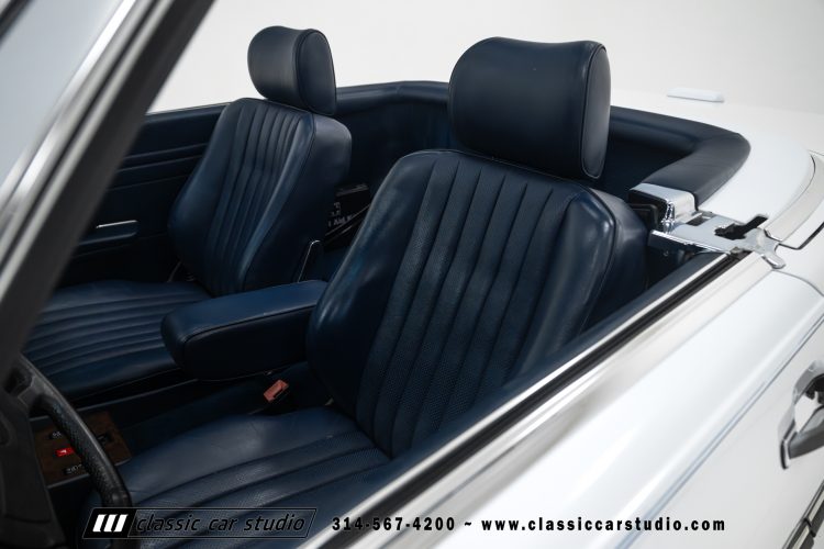 89_Mercedes_Benz_560SL_2259-46