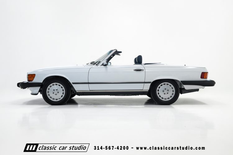 89_Mercedes_Benz_560SL_2259-47