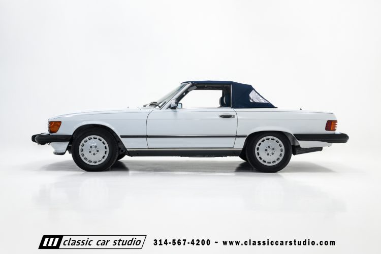 89_Mercedes_Benz_560SL_2259-48