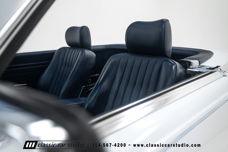 89_Mercedes_Benz_560SL_2259-50
