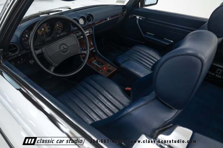89_Mercedes_Benz_560SL_2259-52