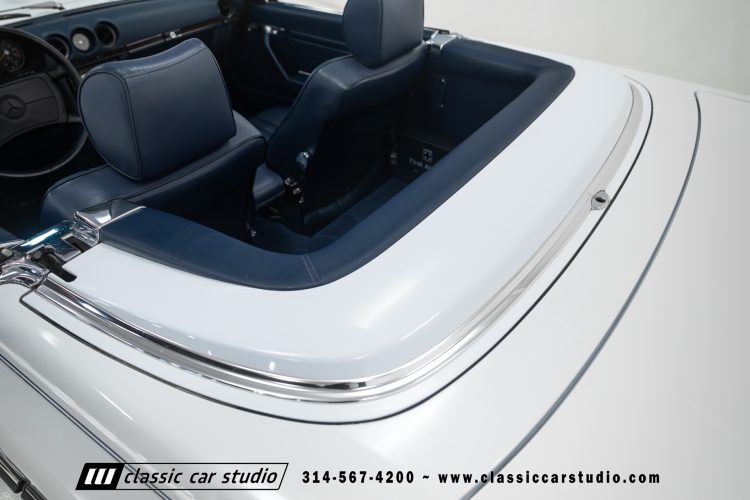 89_Mercedes_Benz_560SL_2259-56