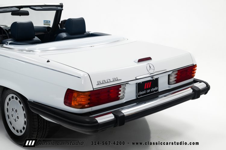 89_Mercedes_Benz_560SL_2259-70
