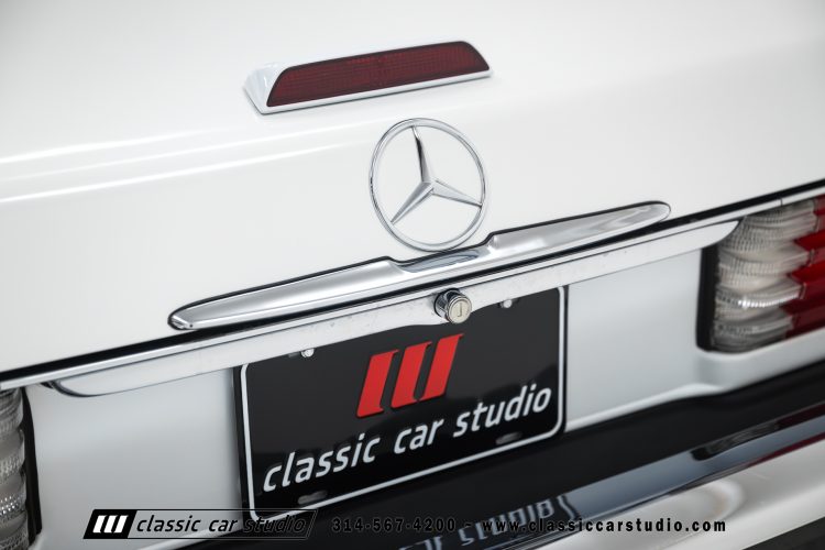 89_Mercedes_Benz_560SL_2259-71