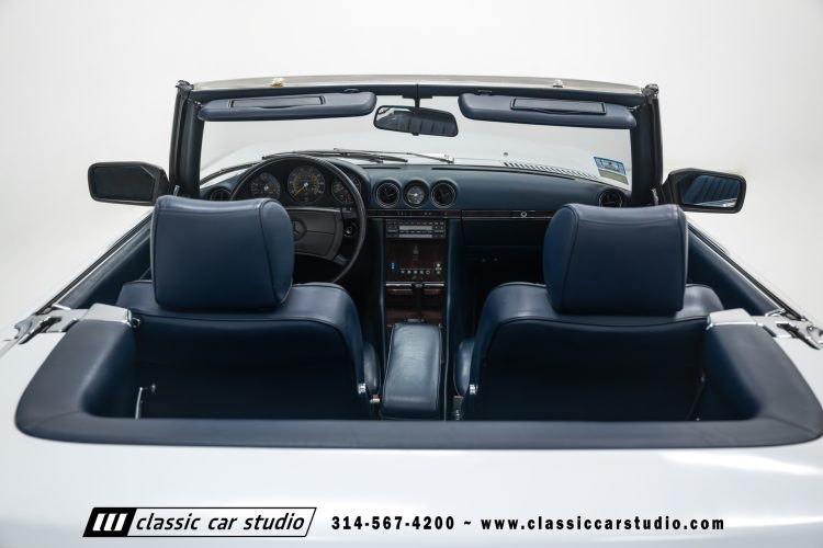 89_Mercedes_Benz_560SL_2259-74