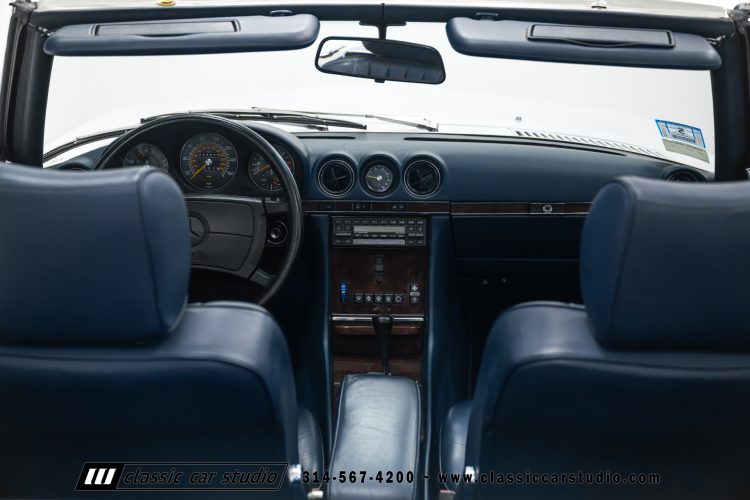 89_Mercedes_Benz_560SL_2259-75