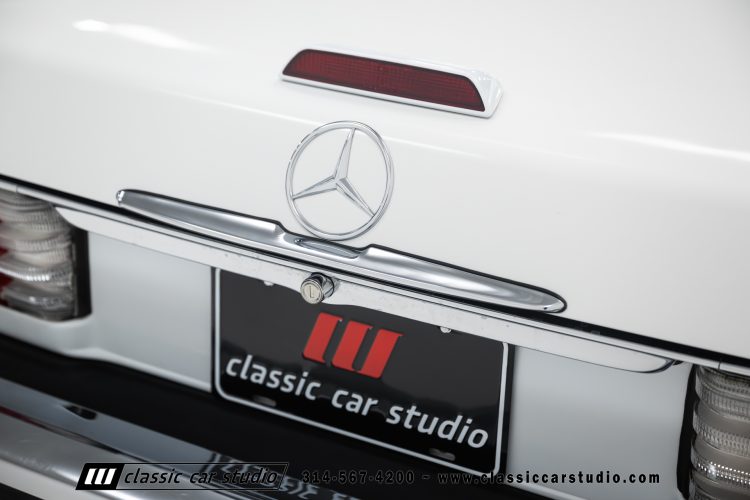 89_Mercedes_Benz_560SL_2259-77