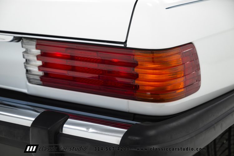 89_Mercedes_Benz_560SL_2259-80